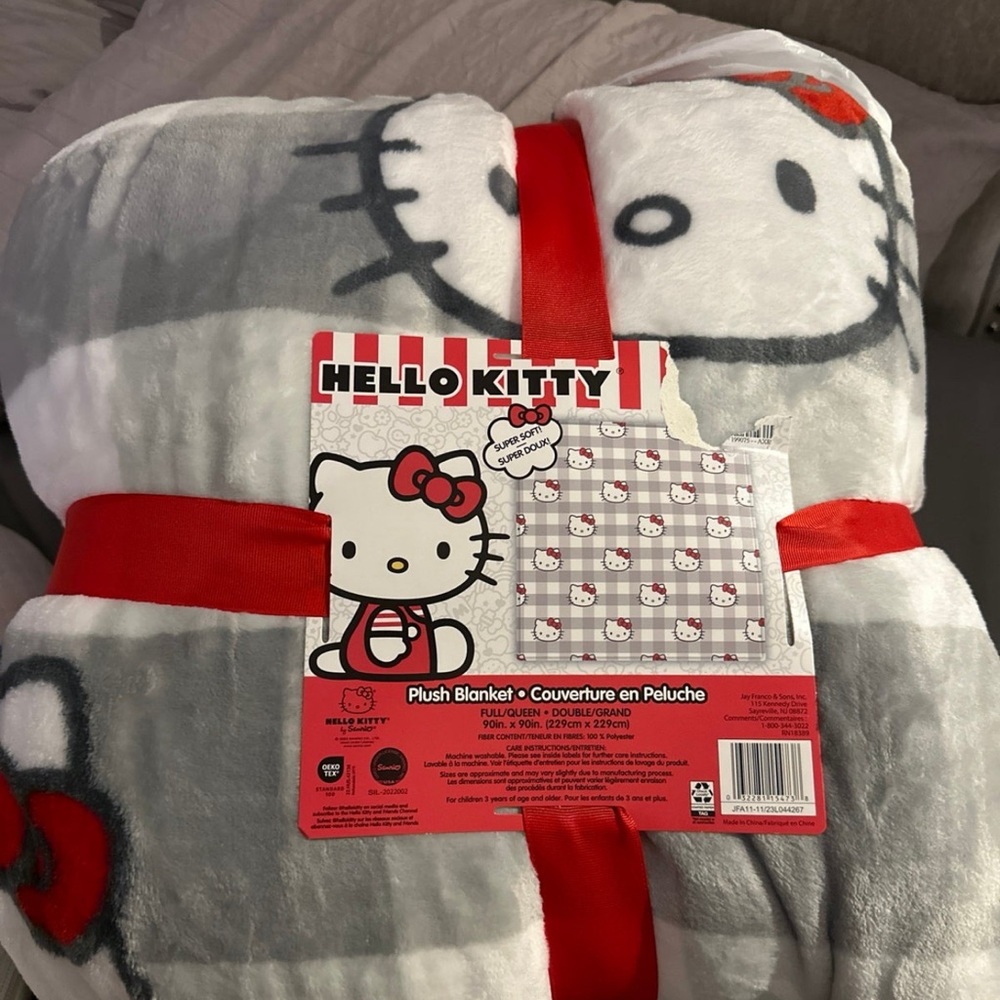 Hello kitty blanket